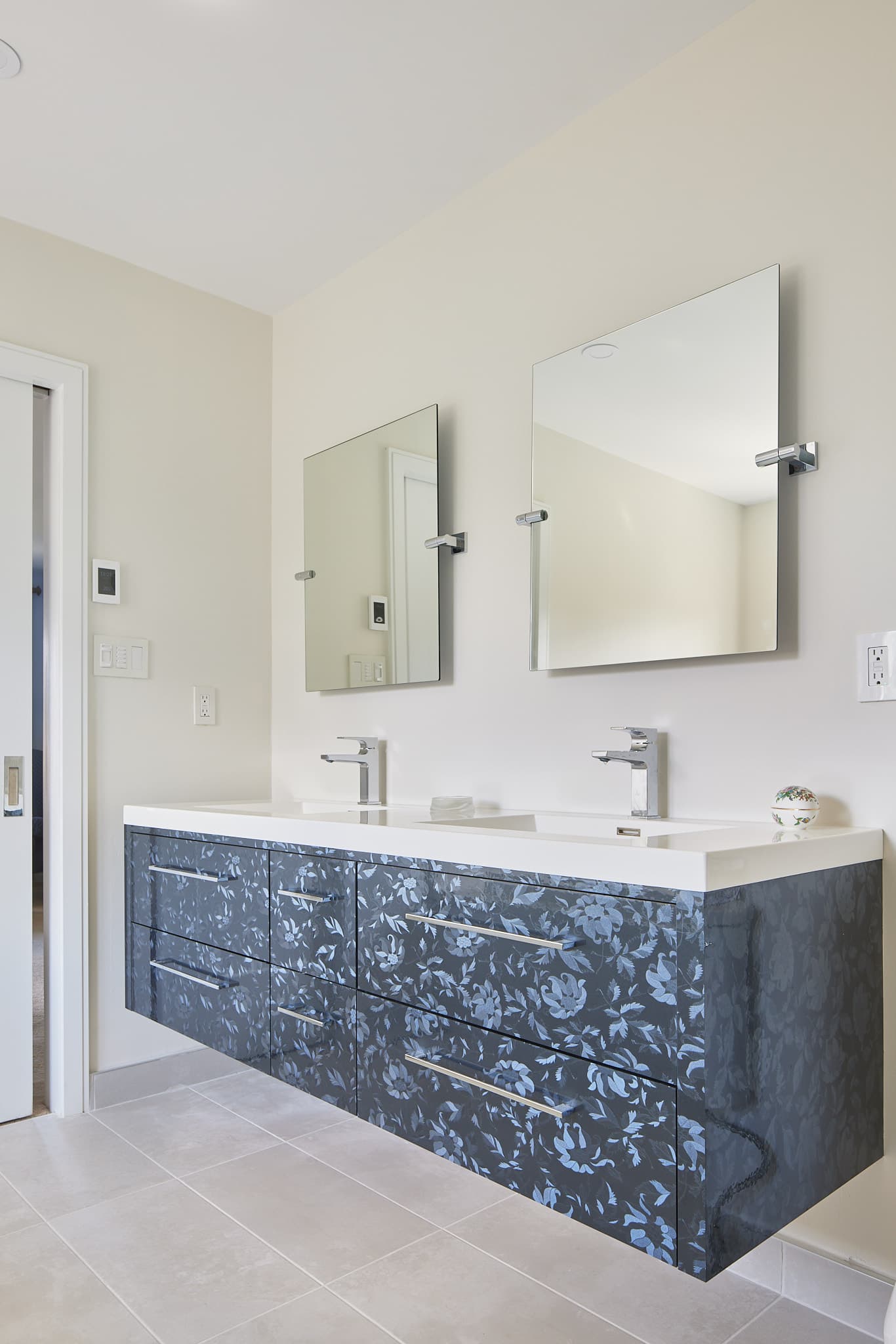 Bathroom vanity and finishes by Harbour Kitchens