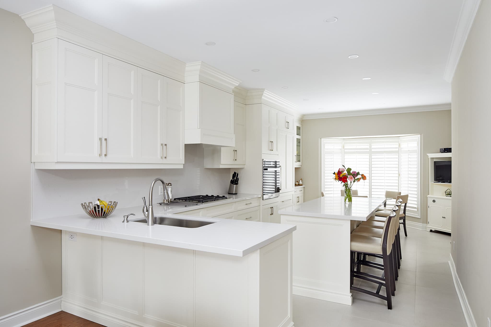 Custom kitchen renovation by Harbour Kitchens — Mississauga GTA