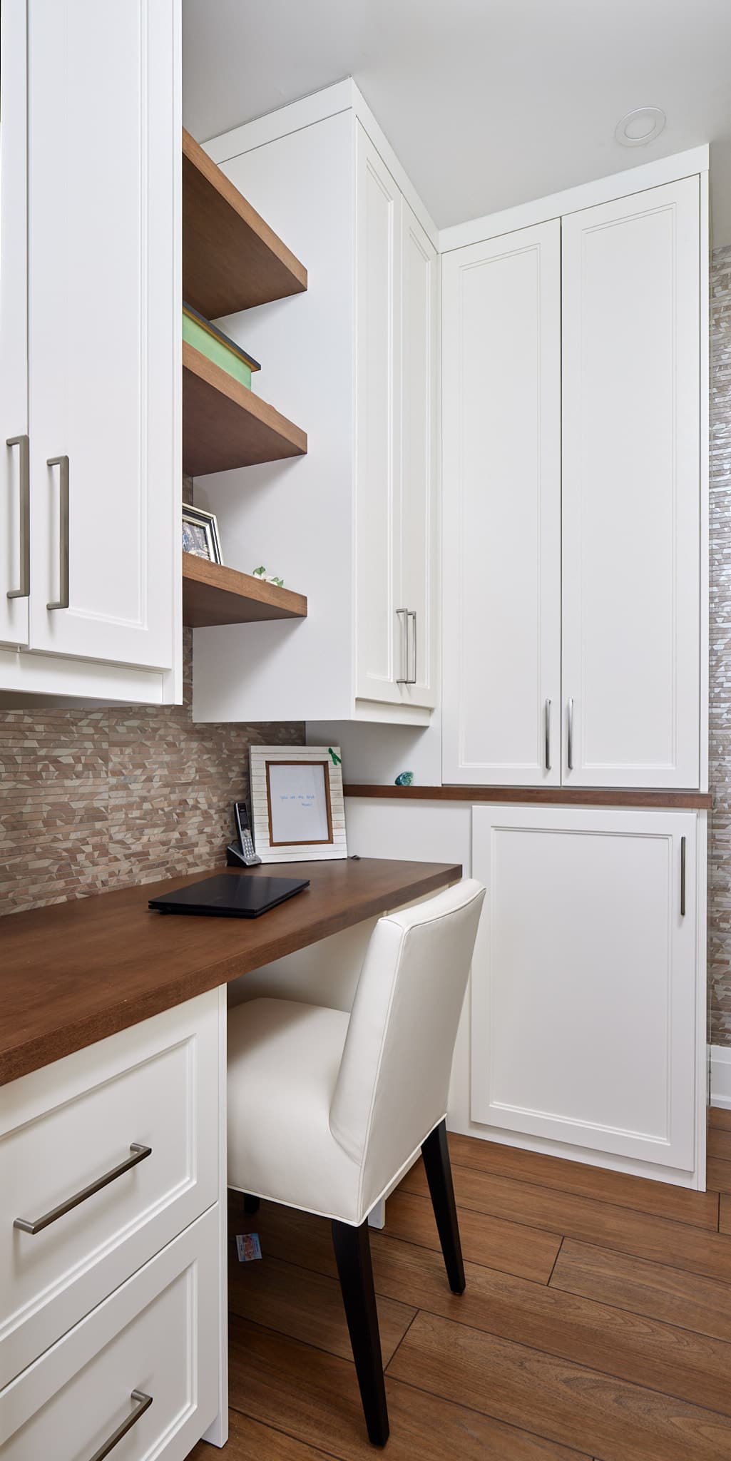 Full-width kitchen panorama by Harbour Kitchens