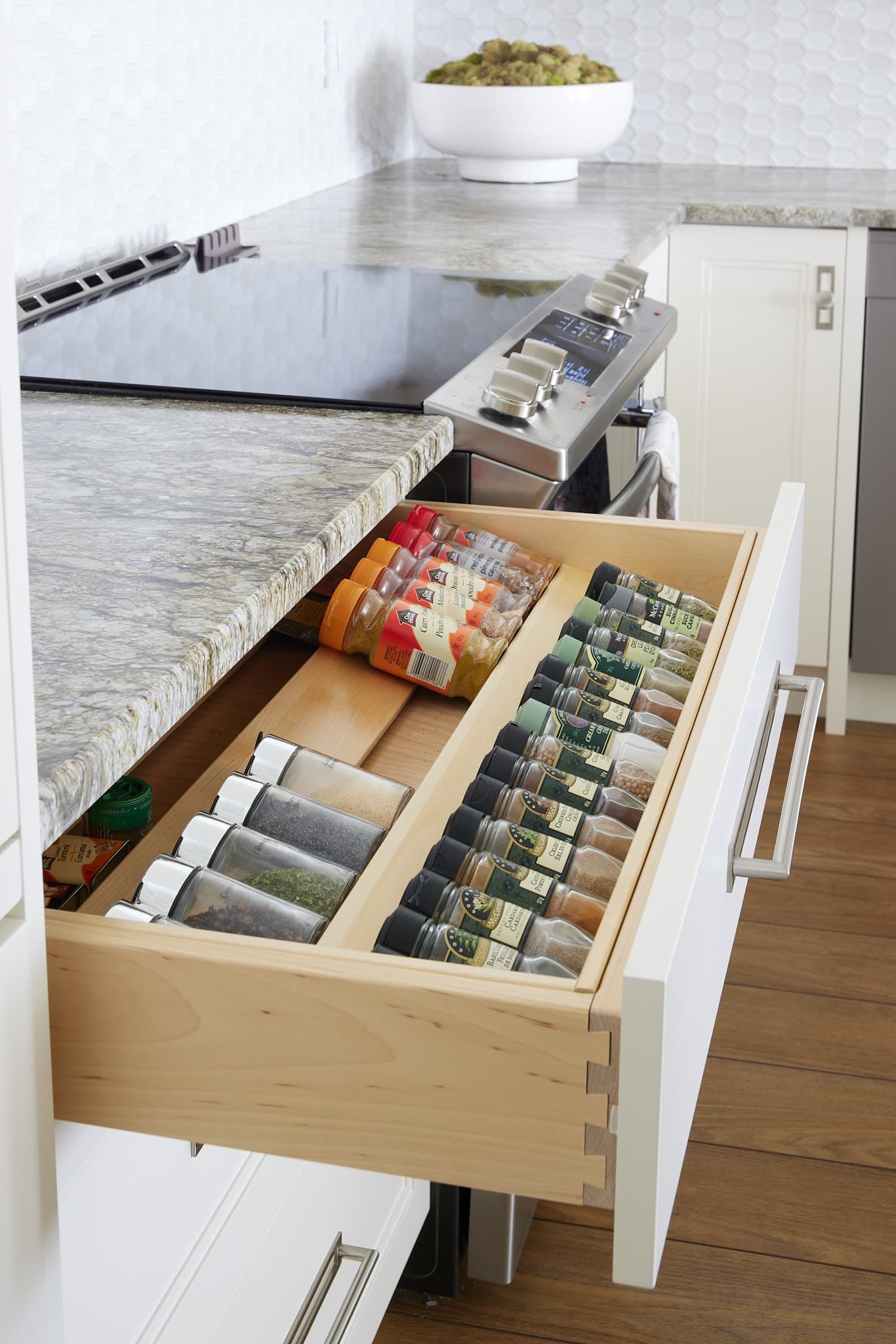 Kitchen finishes by Harbour Kitchens — Mississauga