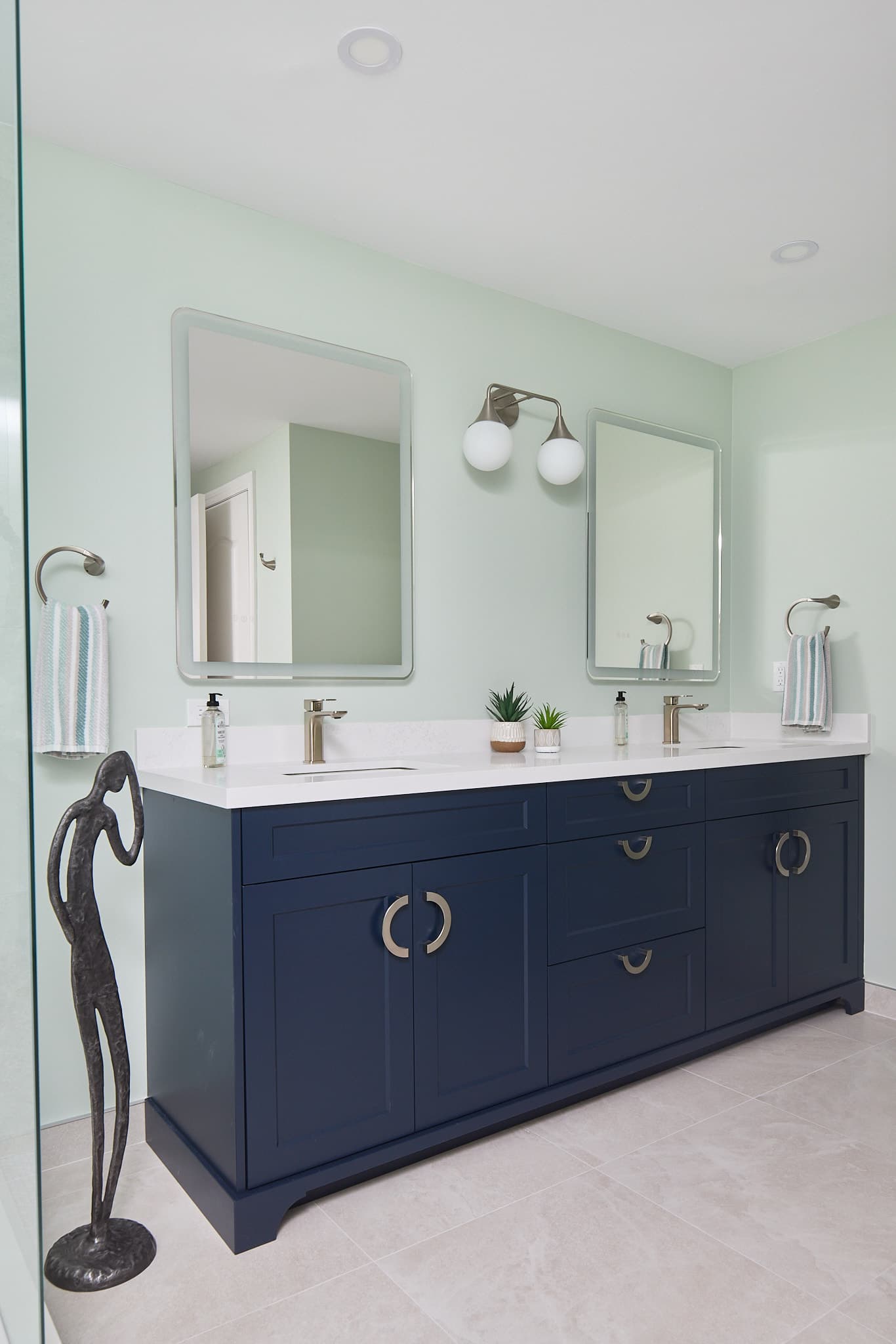 Kitchen finishes and fixtures by Harbour Kitchens