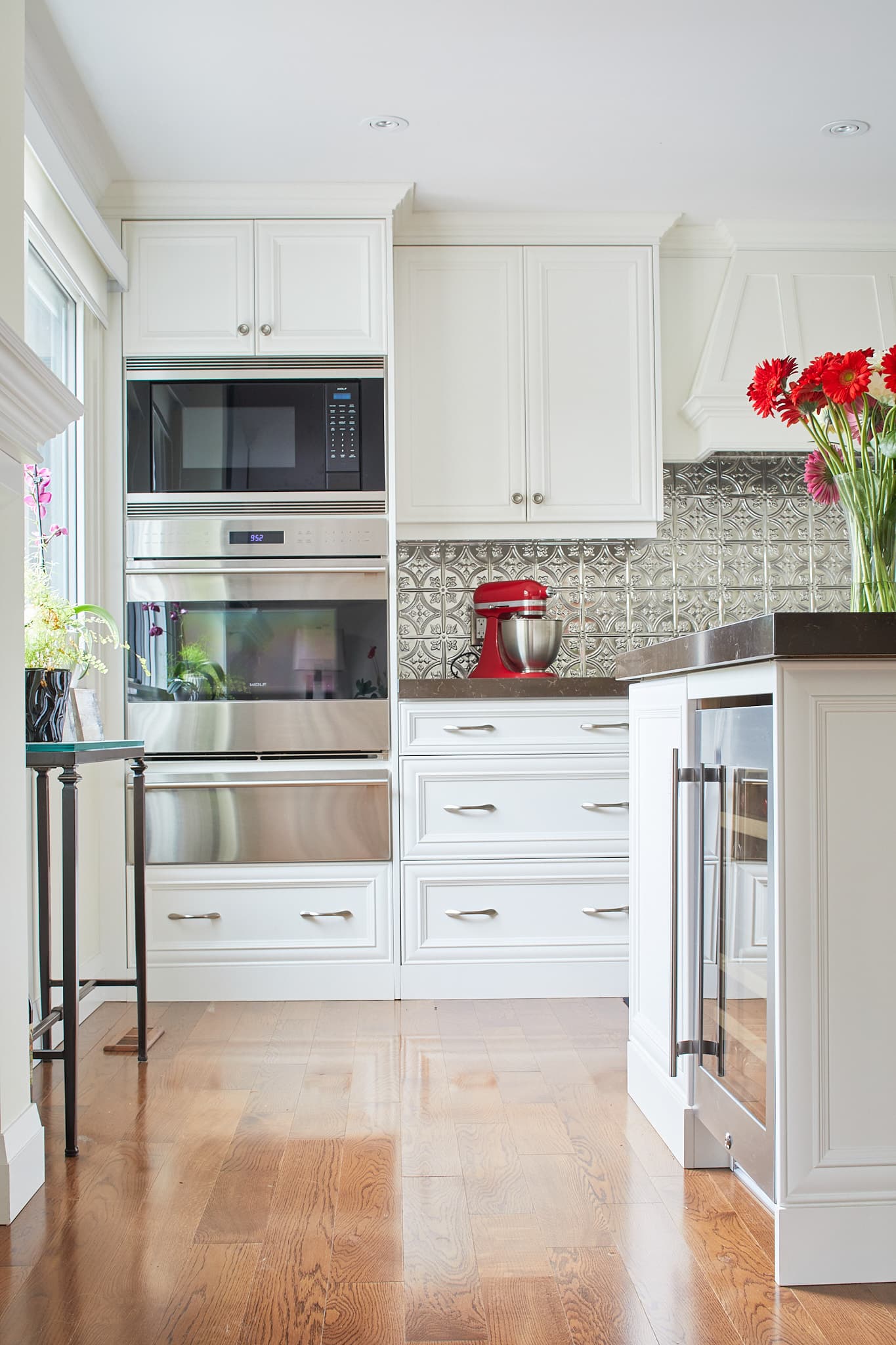 Kitchen countertop and sink by Harbour Kitchens
