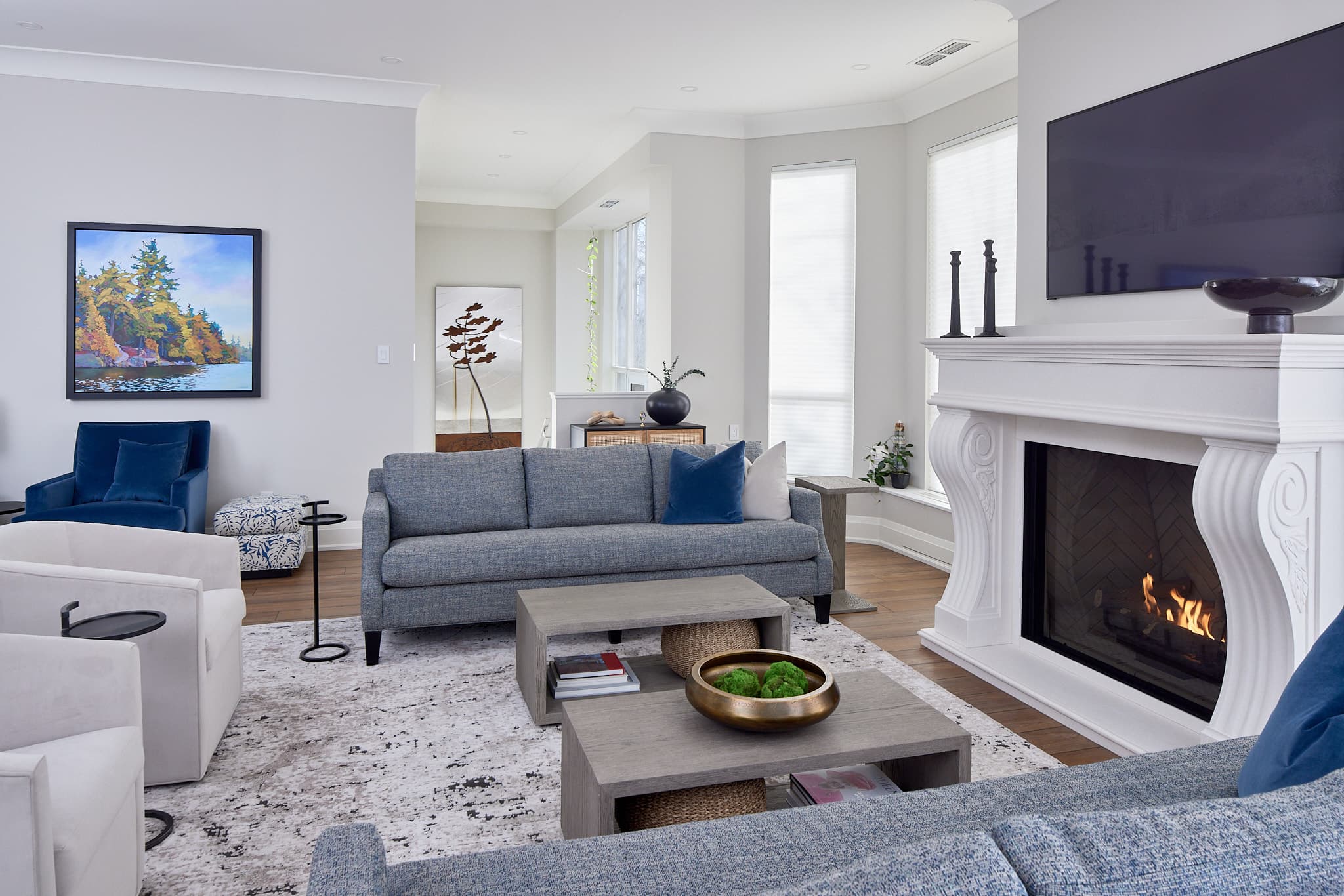 Living room renovation by Harbour Kitchens — Mississauga