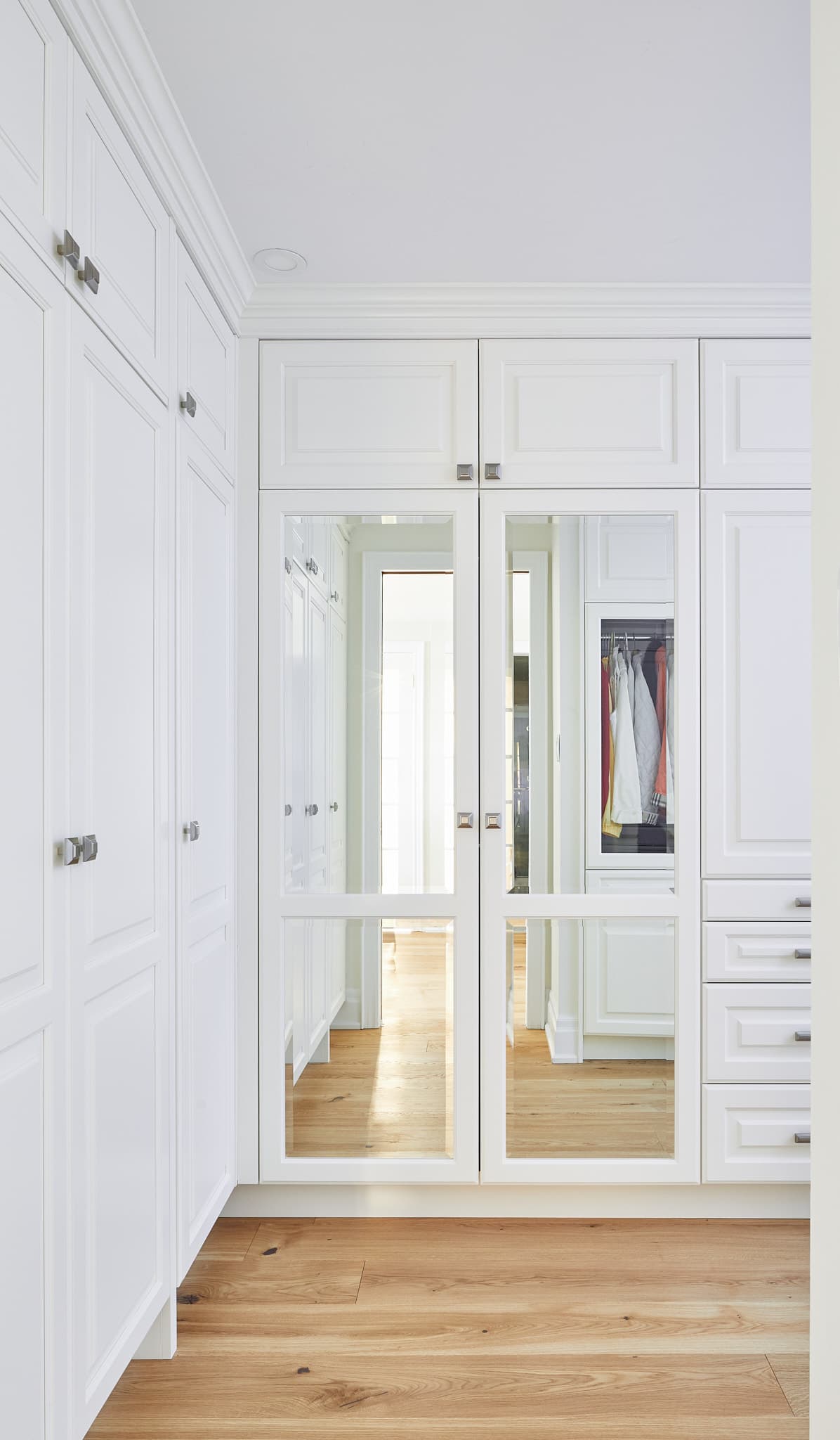 Built-in shelving by Harbour Kitchens — GTA